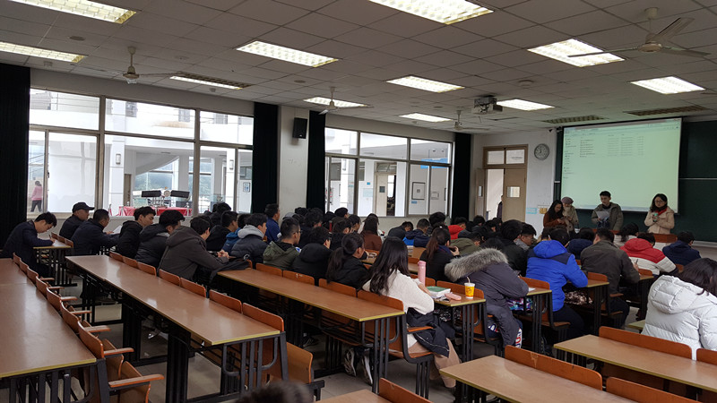 2018-2-26-新学期课堂一派生机盎然-英国正版365首页开学查课纪实_副本.jpg